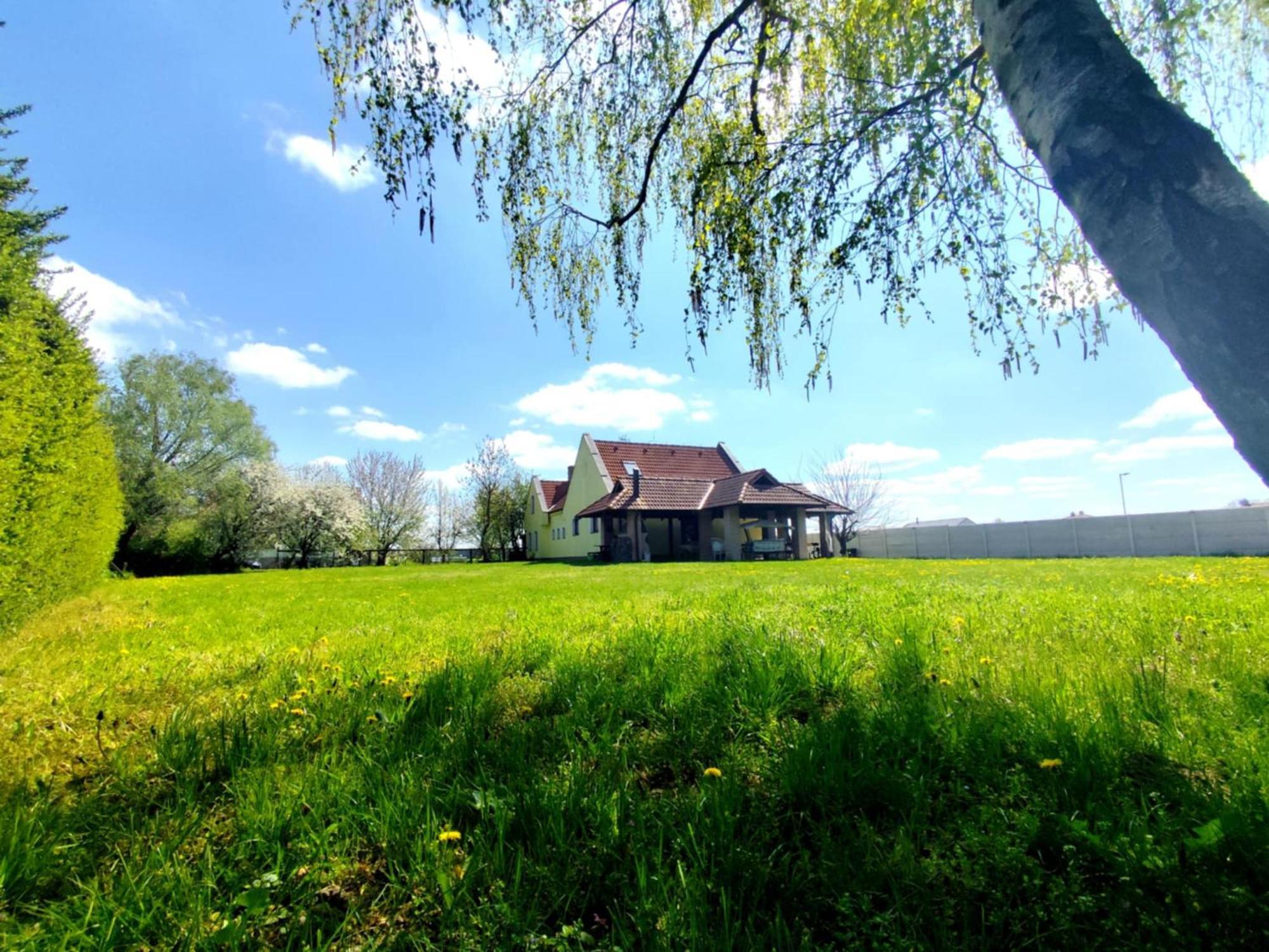 Idylicky Rodinny Penzion Arkadia Pri Dunajskej Cyklotrase Kyselica Exterior photo